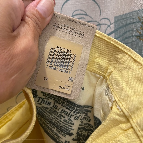 Levis Brand New Sunshine Yellow Button Fly 501 Jean Shorts Highrise 32 Plus - Picture 9 of 9